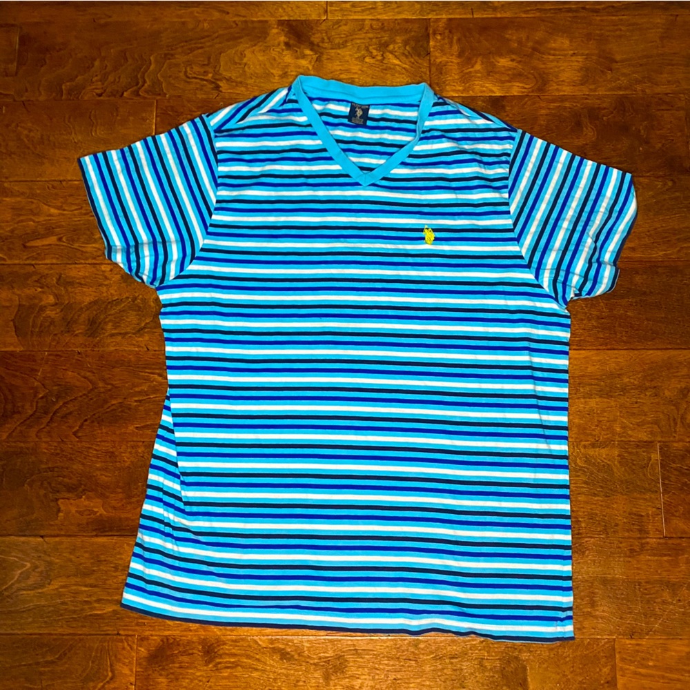 Men’s vintage polo v neck